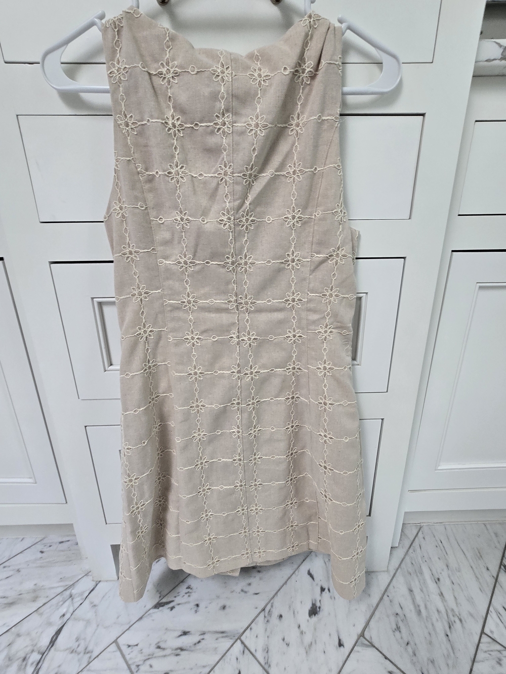 Sleeveless Cream Button-Front Dress - Picture 5 of 7